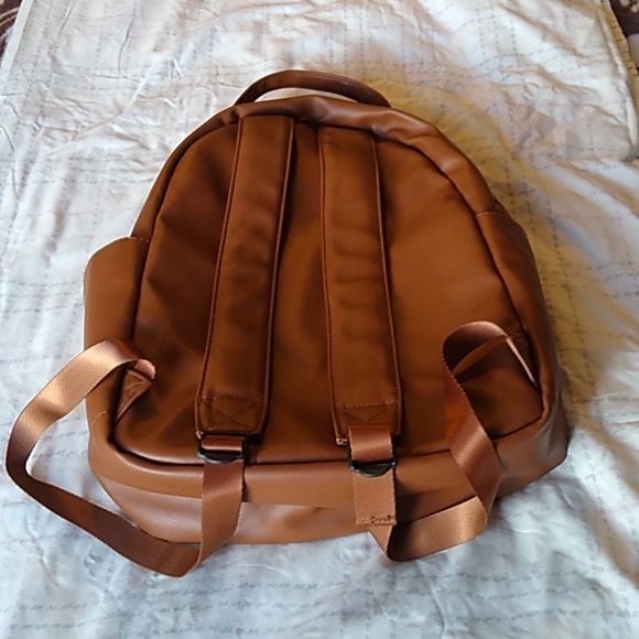 Backpack - Picture 3 of 6